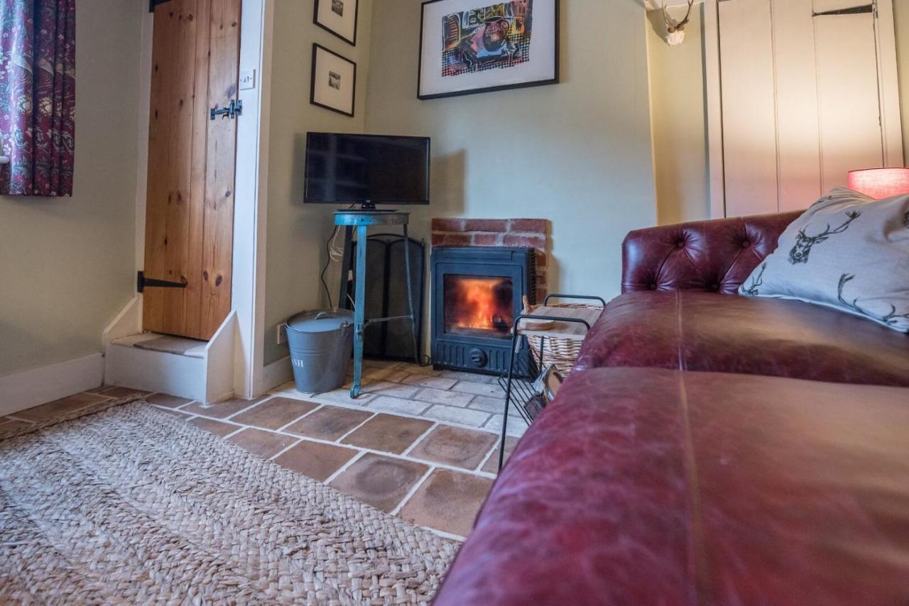 Library Cottage, Marlesford ウッドブリッジ エクステリア 写真